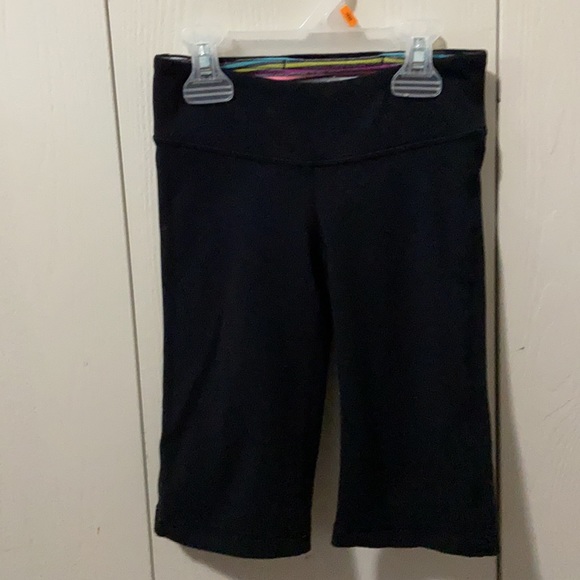 Ivivva Reversible Black Crop Exercise Pants - Picture 3 of 7